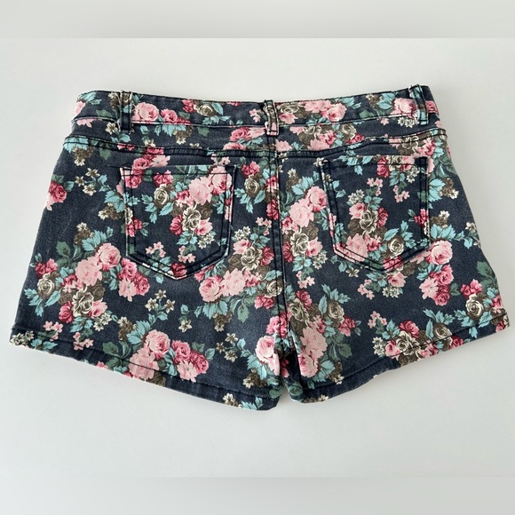 Women’s Denim Shorts, Floral Print, Size XS-S - Picture 5 of 8